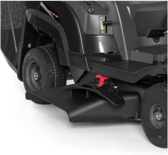 Alpina AT2 66 QA petrol ride-on mower – Image 3